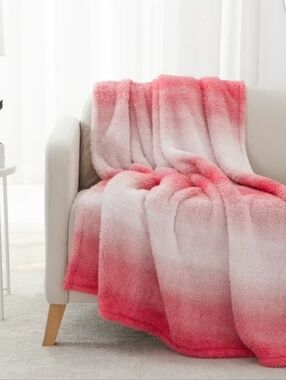 Mainstays Cozy Plush Pink Ombre Throw
